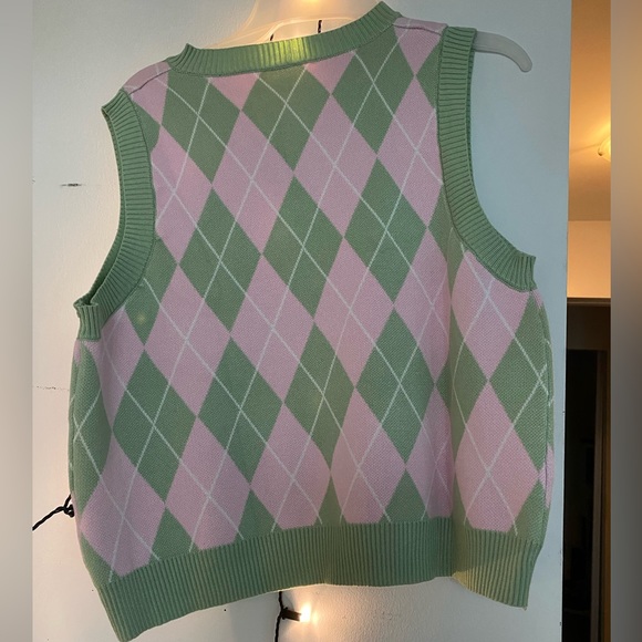 sweater vest - Picture 2 of 2